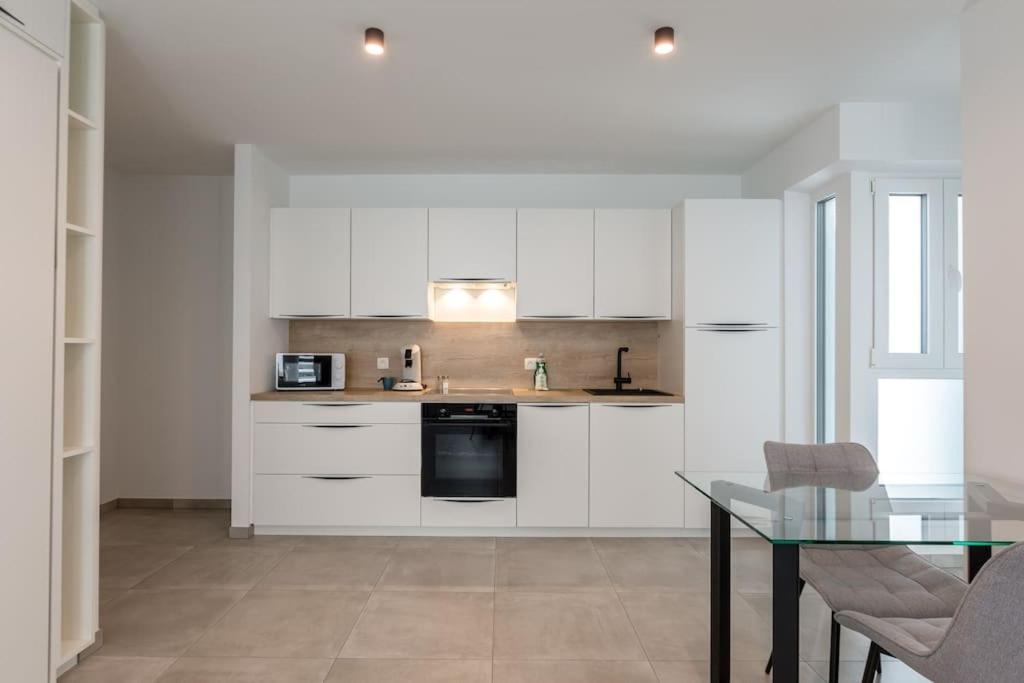 Superbe Appartement Avec Parking มัลเมอดี ภายนอก รูปภาพ