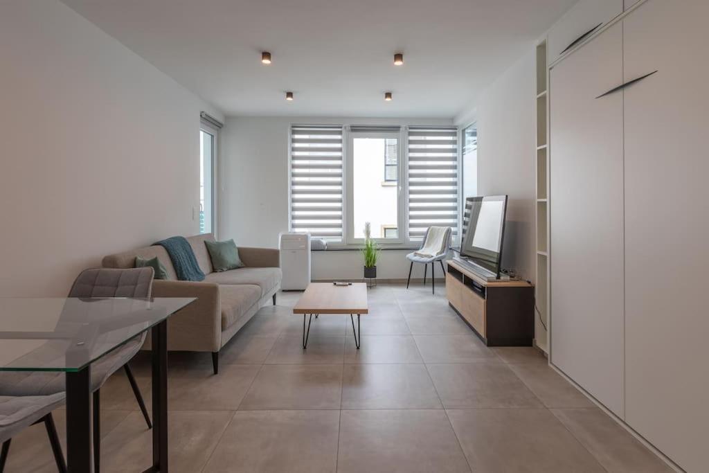Superbe Appartement Avec Parking มัลเมอดี ภายนอก รูปภาพ